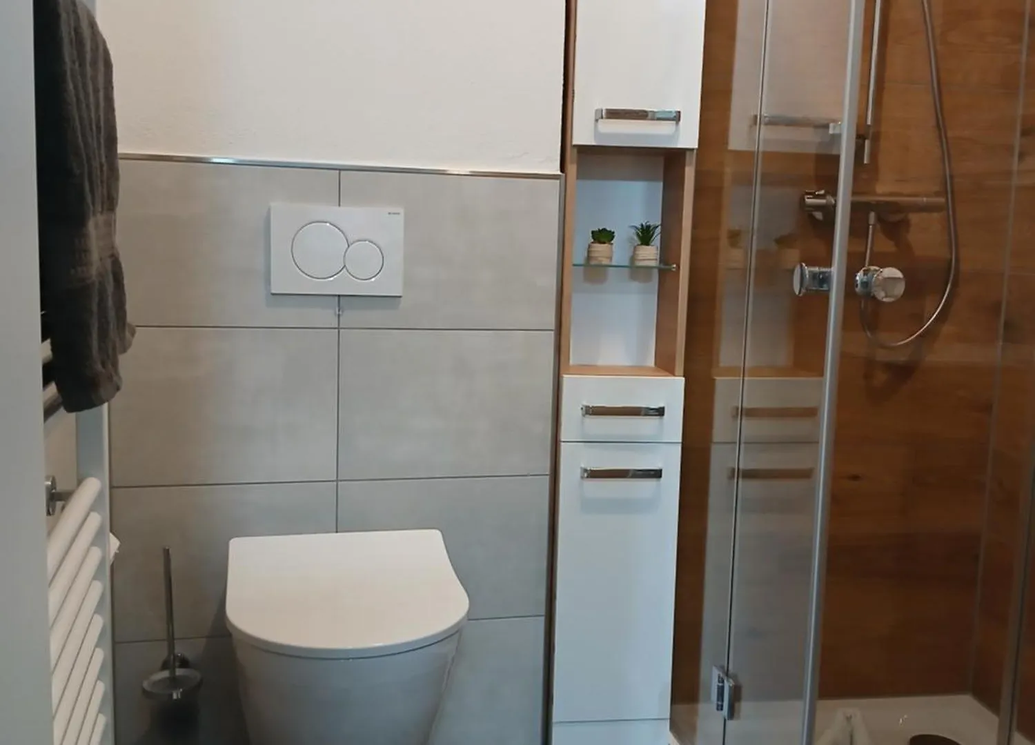 Modernesminizimmer-Stadtnah-Selfcheckin-Parkplatz Nürnberg Apartment