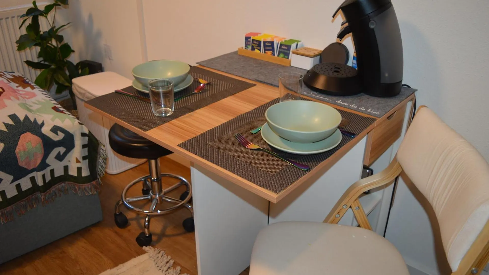 Modernesminizimmer-Stadtnah-Selfcheckin-Parkplatz Nürnberg Apartment