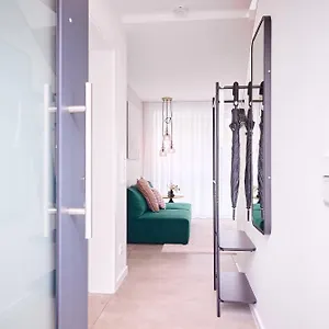  Ferienhaus Xzllenz - 4 Schlafzimmer, Zentral, Parken, U-bahn, 2 Baeder, 4 Smart-tv, Optional Einzelbett